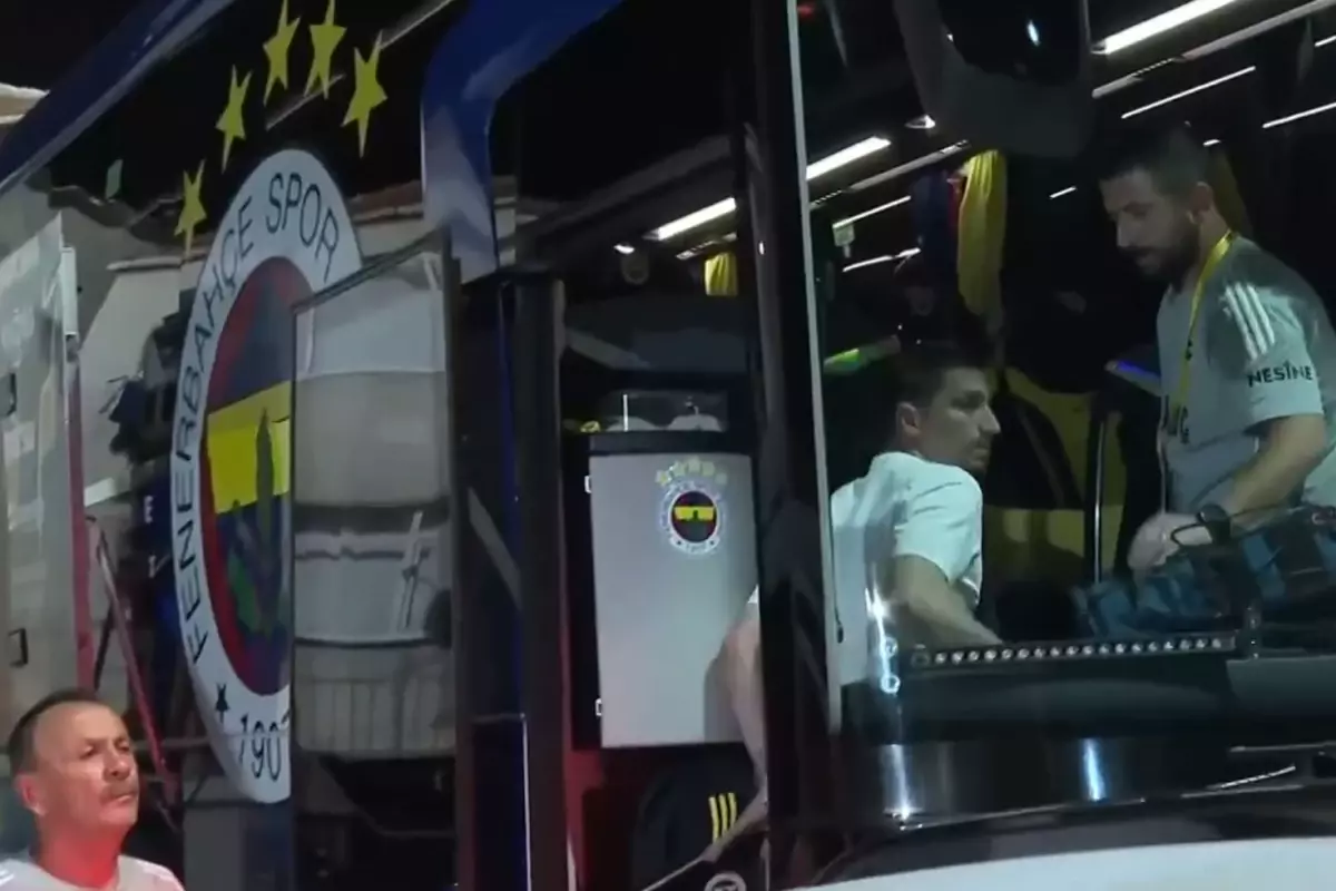 Fenerbahçe’de Seçim Sorusu Mert Hakan’ı Üzdü