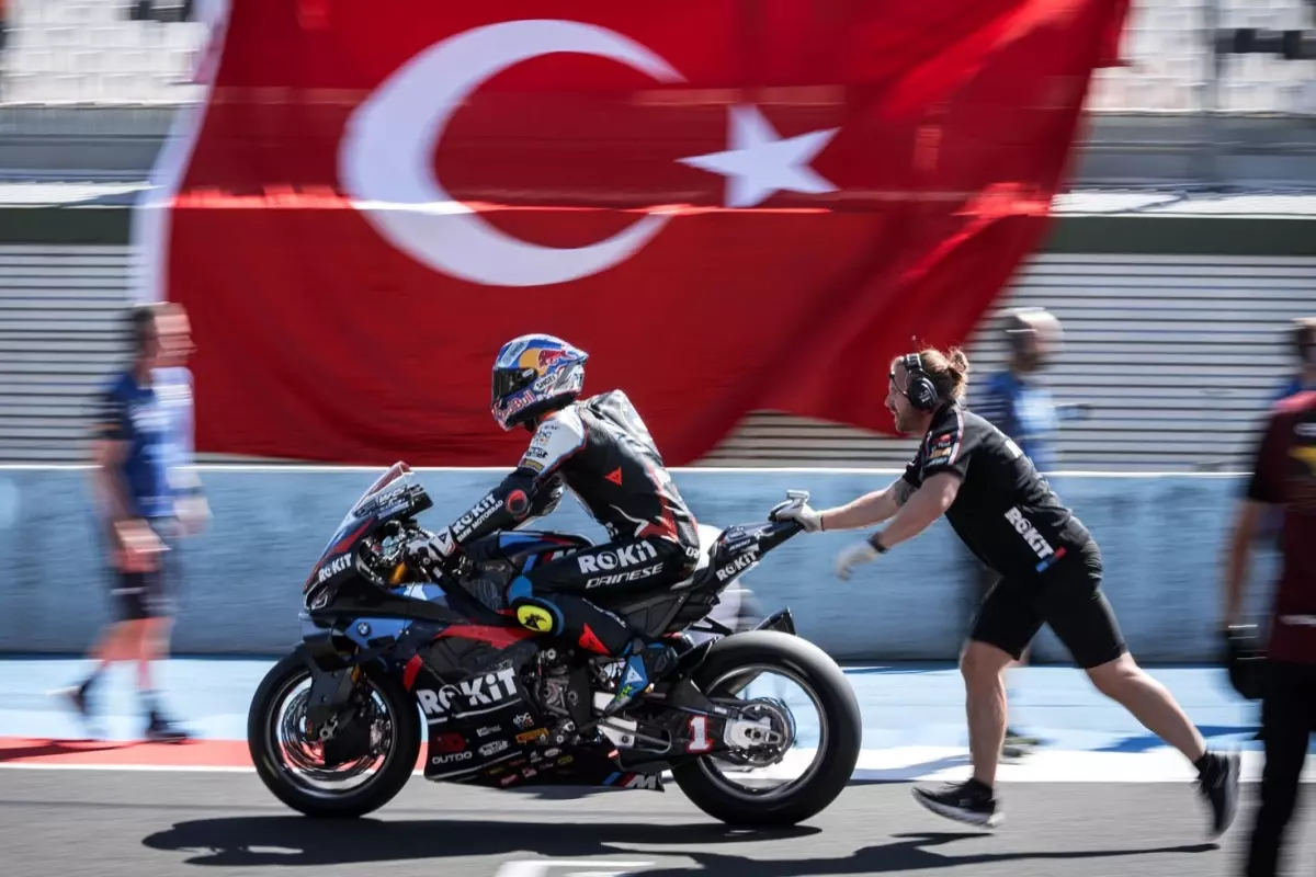 Toprak Razgatlıoğlu Fransa’da Parlıyor