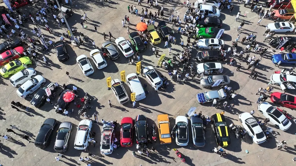 Modifiye Araç Tutkunları Diyarbakır’da Buluştu