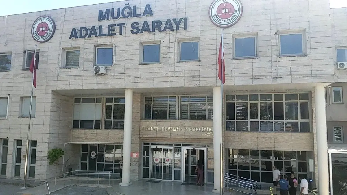 Belediye Başkanı Ailesine Yönelik Molotofkokteyli Saldırı
