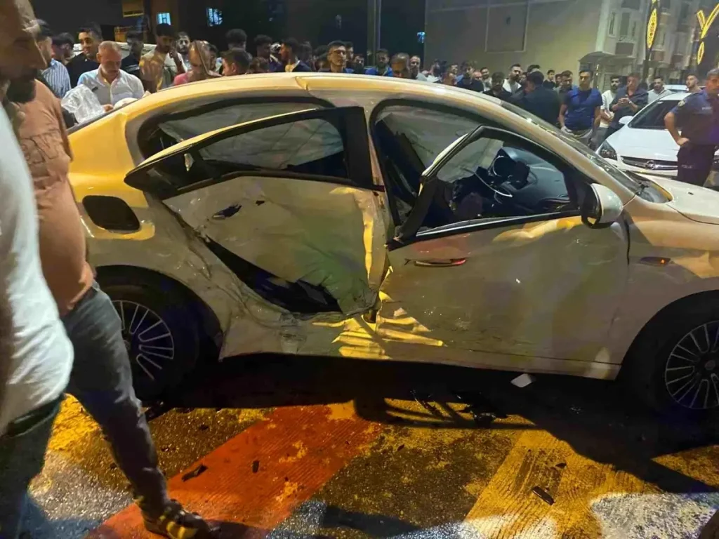 Muş’ta Gece Kazası: 3 Kişi Yaralandı