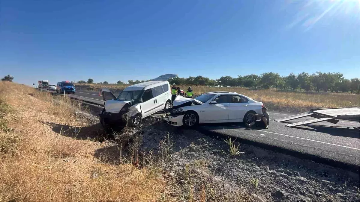 Nevşehir’de Kafa Kafaşa Çarpışma: 14 Yaralı