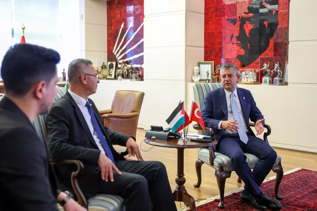 “Özgür Özel, Faed Mustafa’yı Genel Merkezde Kabul Etti”