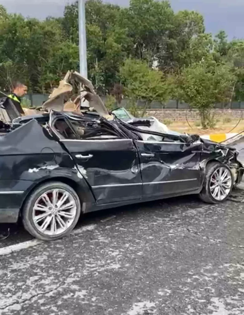 Ağrı’da Koyun Yüklü Tır Otomobile Çarptı