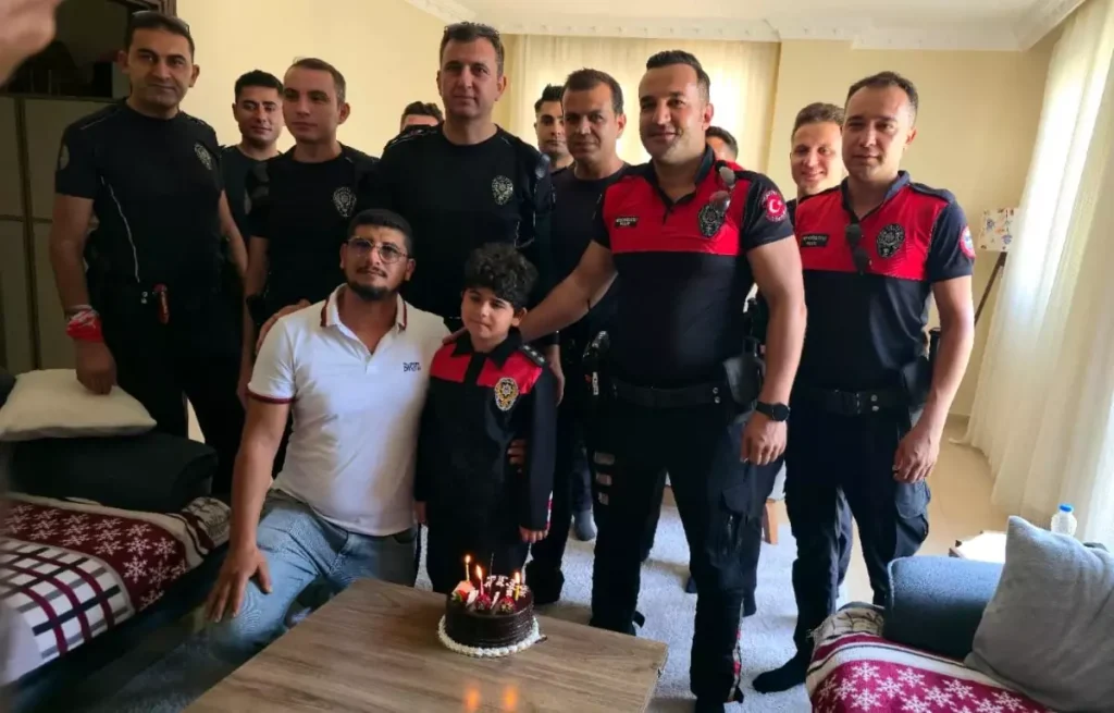 Polis Ekiplerinden DMD Hastası Miraç’a Unutulmaz Sürpriz