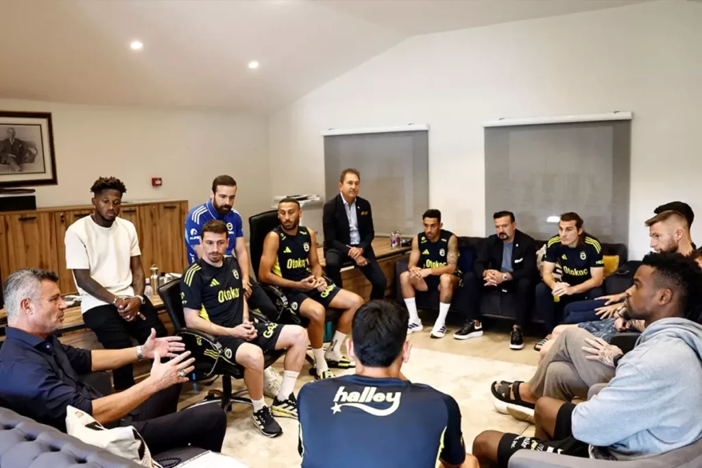 Fenerbahçe Başkanı Saran, Kısıtlı Katılımla Eleştiri Topladı