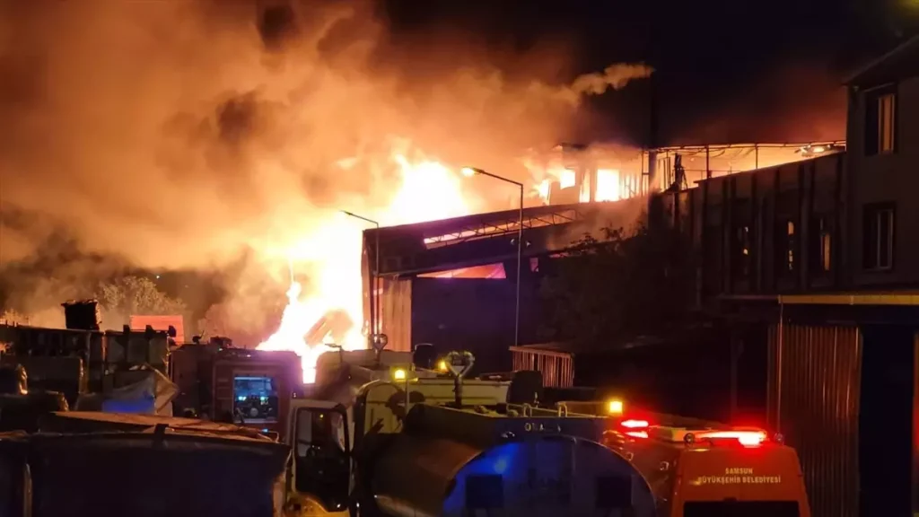 Samsun’da Kereste Fabrikasında Büyük Yangın