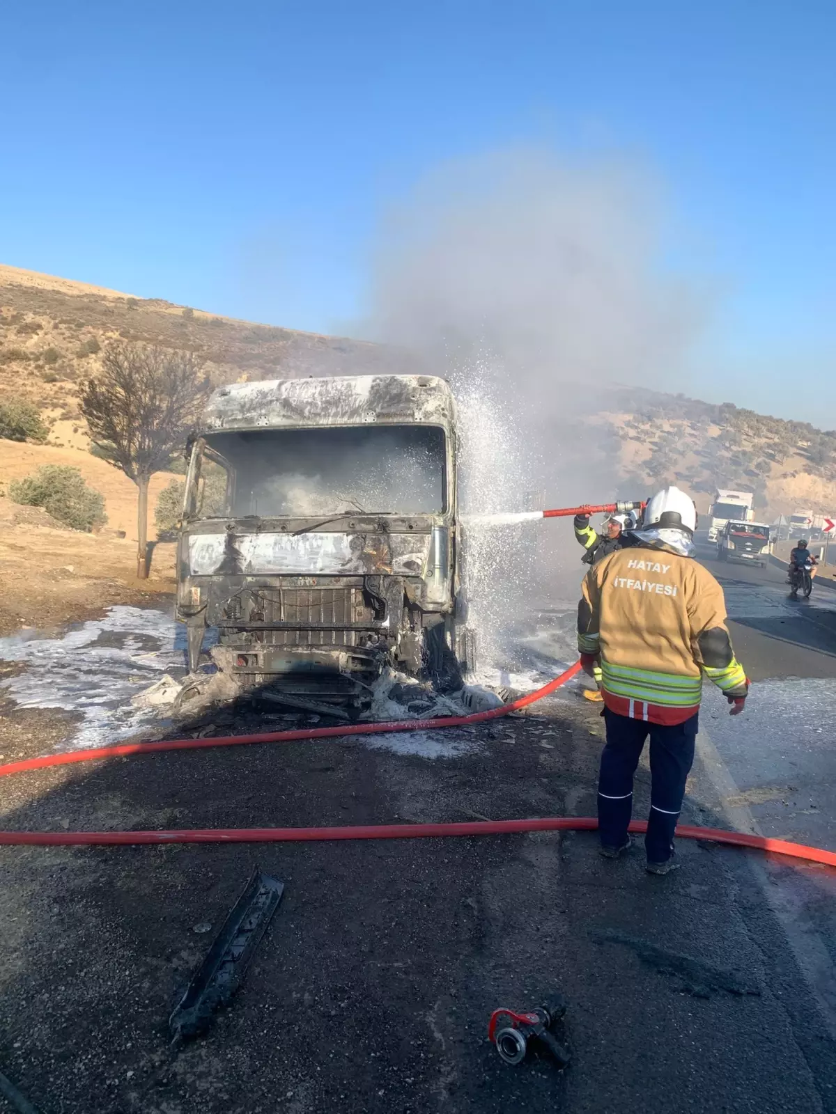 TIR Alevler İçinde Kaldı: Belen’de Trajik Kaza
