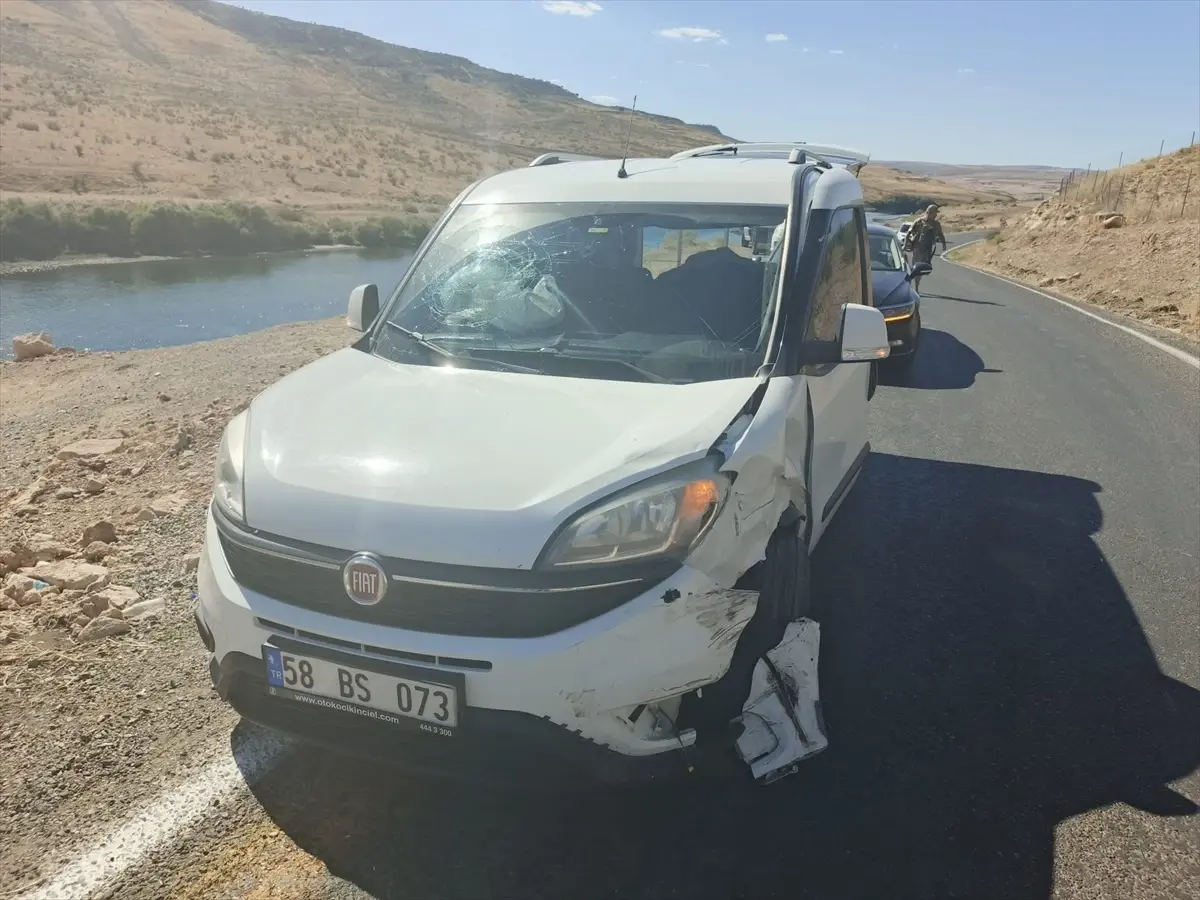 Şırnak’ta Otomobil Çarpışması: 2 Sürücü Yaralandı