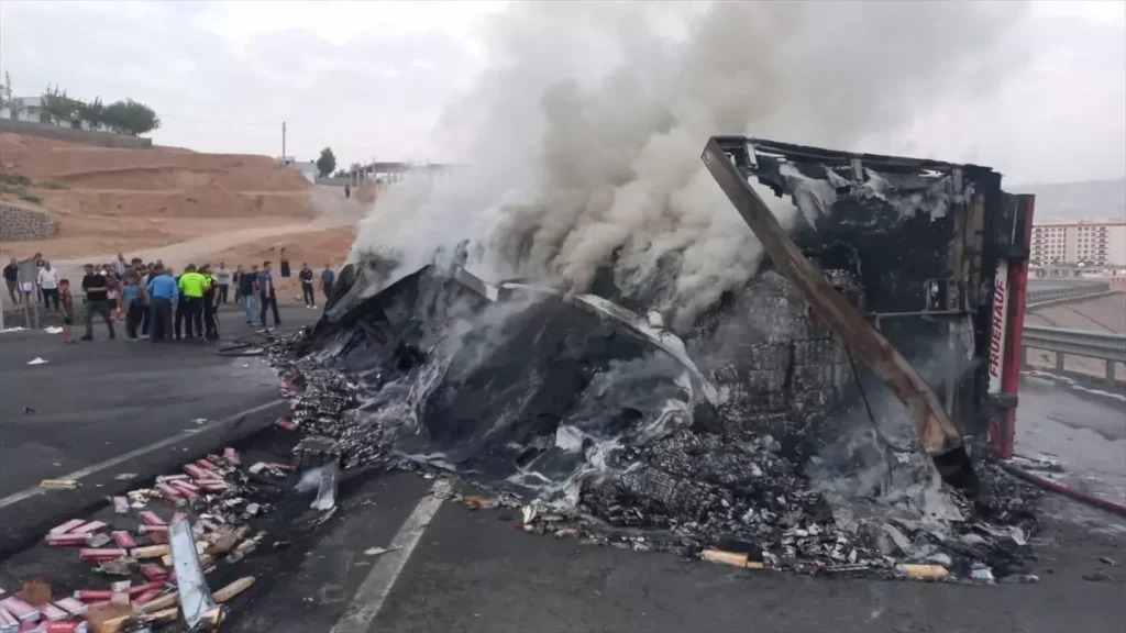 Şırnak’ta Kamyon Devrildi: Sürücü Hayatını Kaybetti