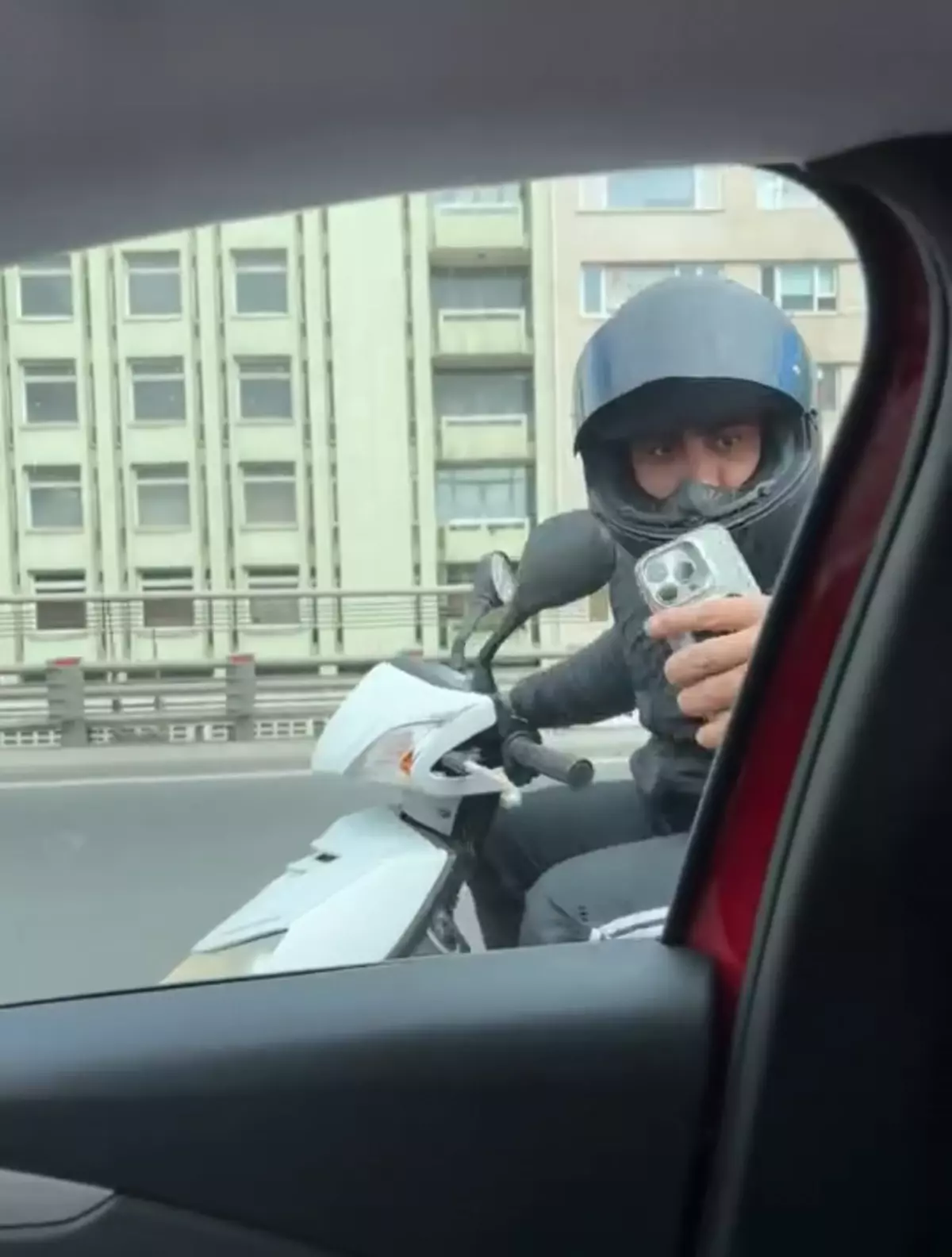 Trafik Tartışması: Avukat Kadın Tehdit Edildi