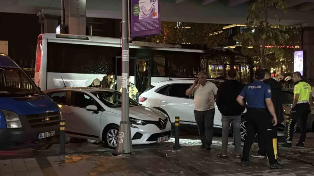 Tur Otobüsü Alev Topu Haline Geldi