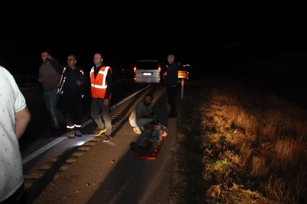 Sivas’ta 2 Otomobil ve 1 Traktör Kaza Yaptı: 10 Yaralı