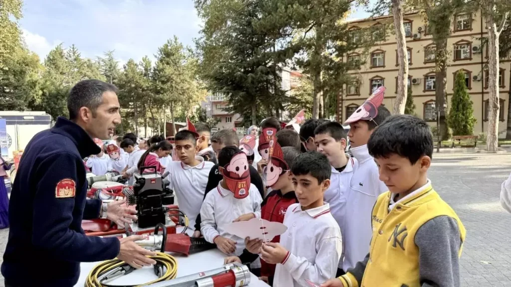 Yangın Güvenliği Bilinci Artıyor: Söğüt’te Öğrencilere Eğitim