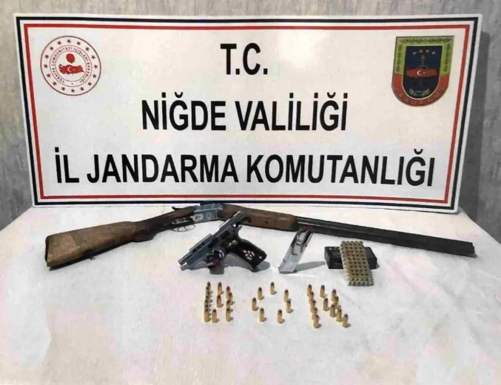 Sosyal Medyadan Silahlı Paylaşım Skandalı