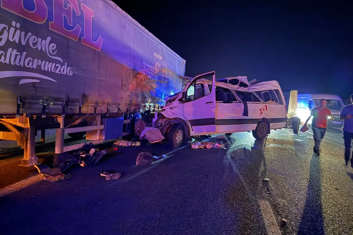 Mersin’de Feci Kaza: 3 Ölü, 16 Yaralı