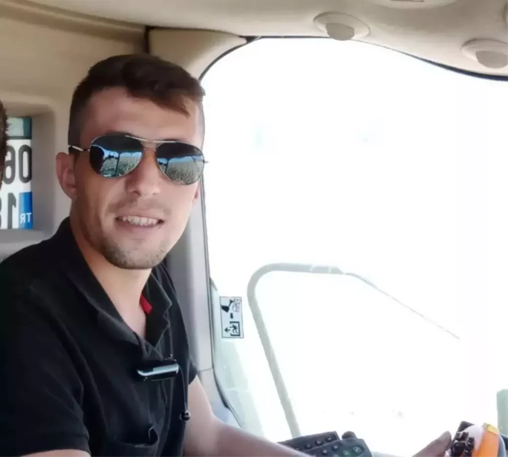 Kamyonet Kazasında 29 Yaşlı Sürücü Hayatını Kaybetti
