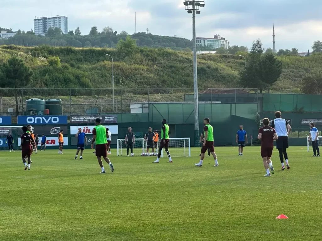 Trabzonspor, Fenerbahçe Maçına Hazırlanıyor