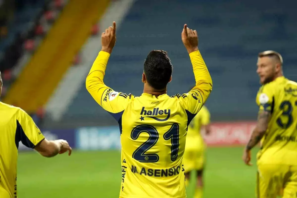 Süper Lig’de Fenerbahçe Kasımpaşa’yı Deplasmanda Yıktı