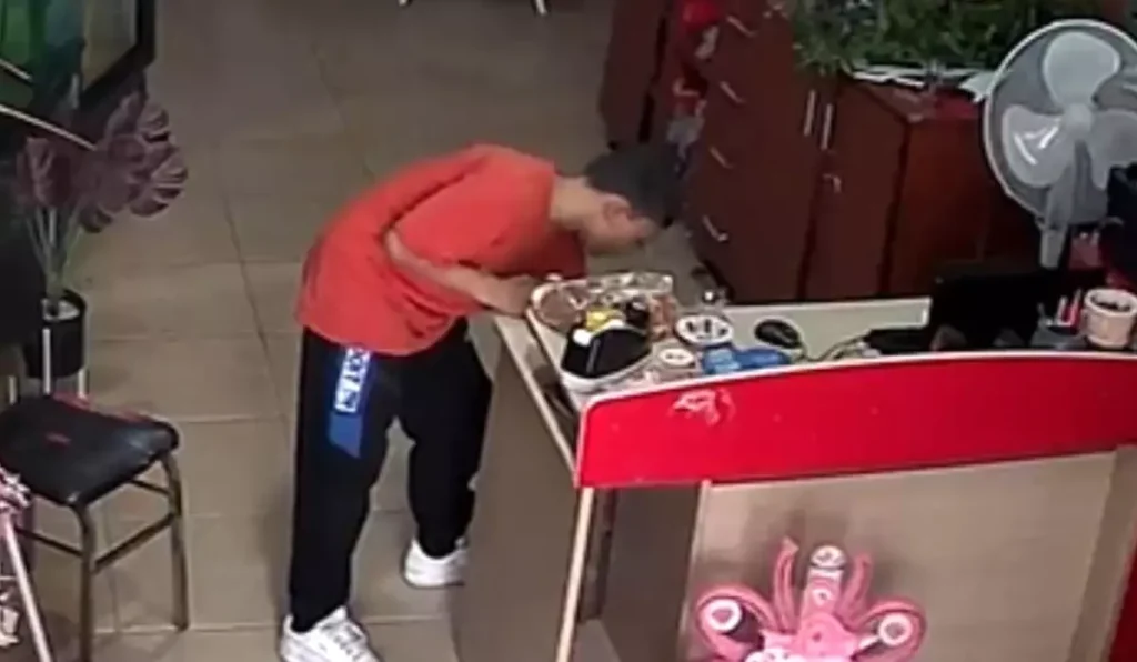 Turgutlu’da 11 Yaşındaki Çocuk Hırsızlık Yaparken Yakalandı