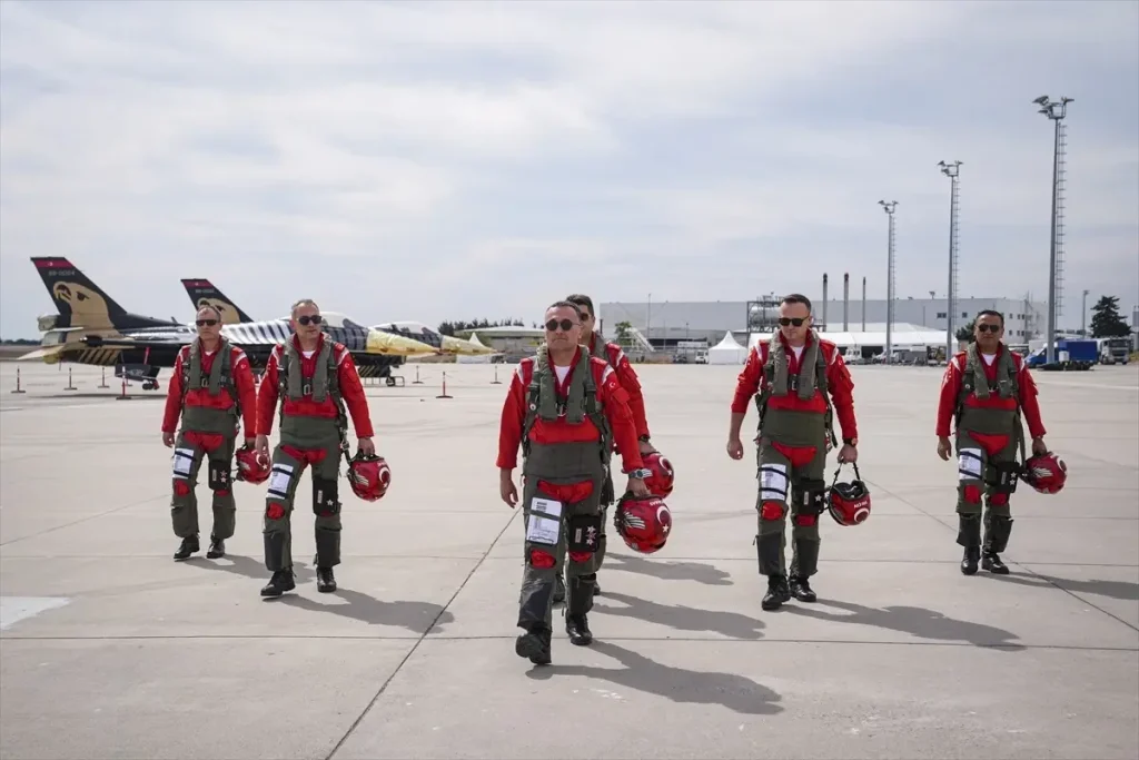 Türk Yıldızları TEKNOFEST’te Gençlerle Buluştu