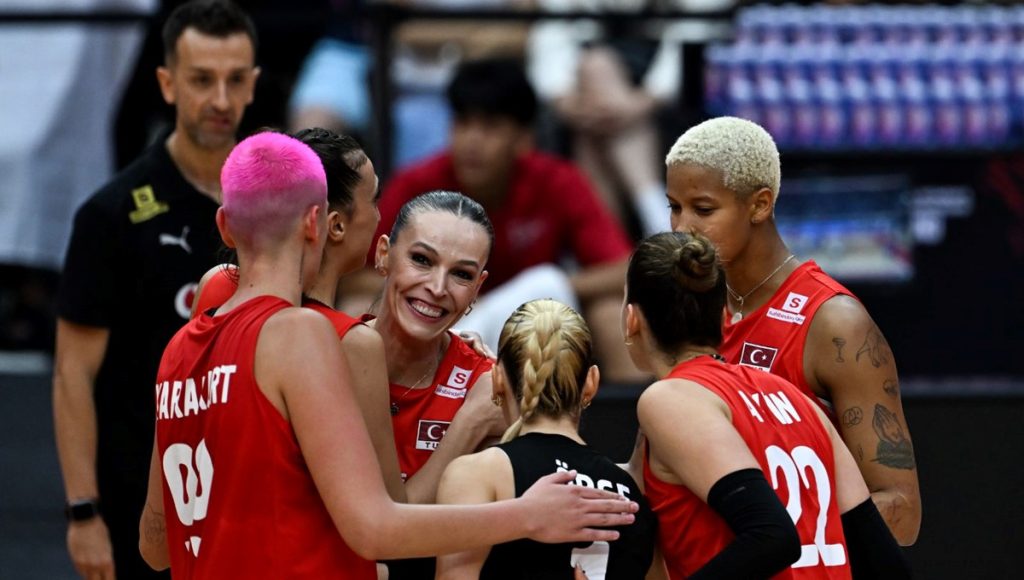 Filenin Sultanları’ndan maç sonu duygusal anlar: “Finalde tüm Türkiye bir olalım”