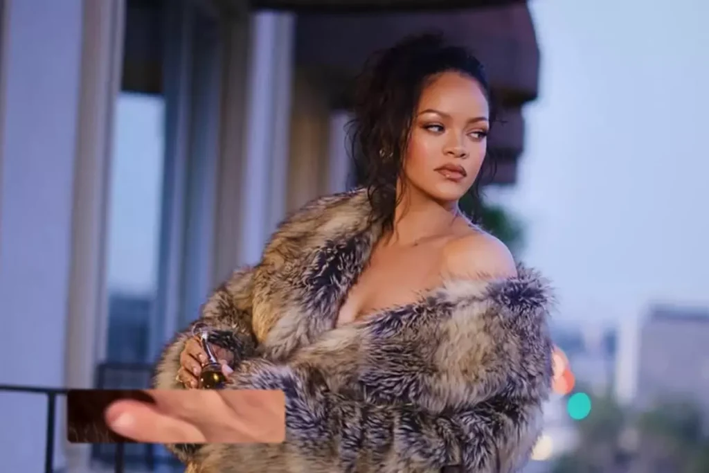 Dünyaca Ünlü Şarkıcı Rihanna Üçüncü Kez Anne Oldu