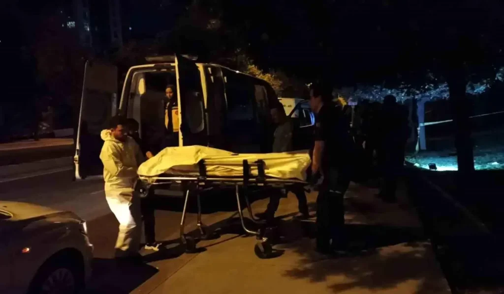 Ümraniye’de Ağaca Asılı Halde Ceset Bulundu