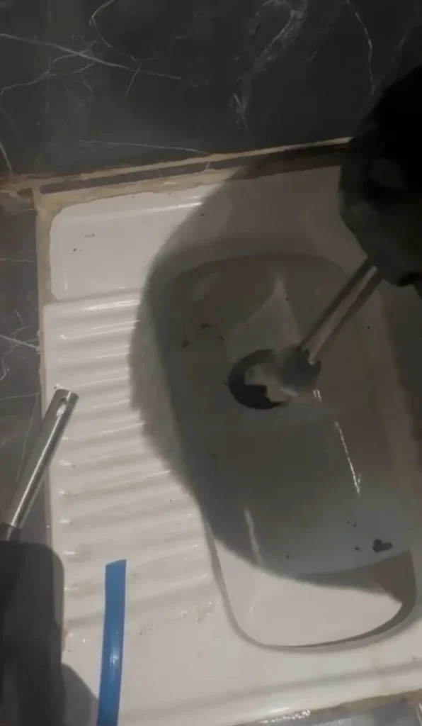 Uyuşturucu Şüphelisi Kahvehanenin Tuvaletinde Yakalandı