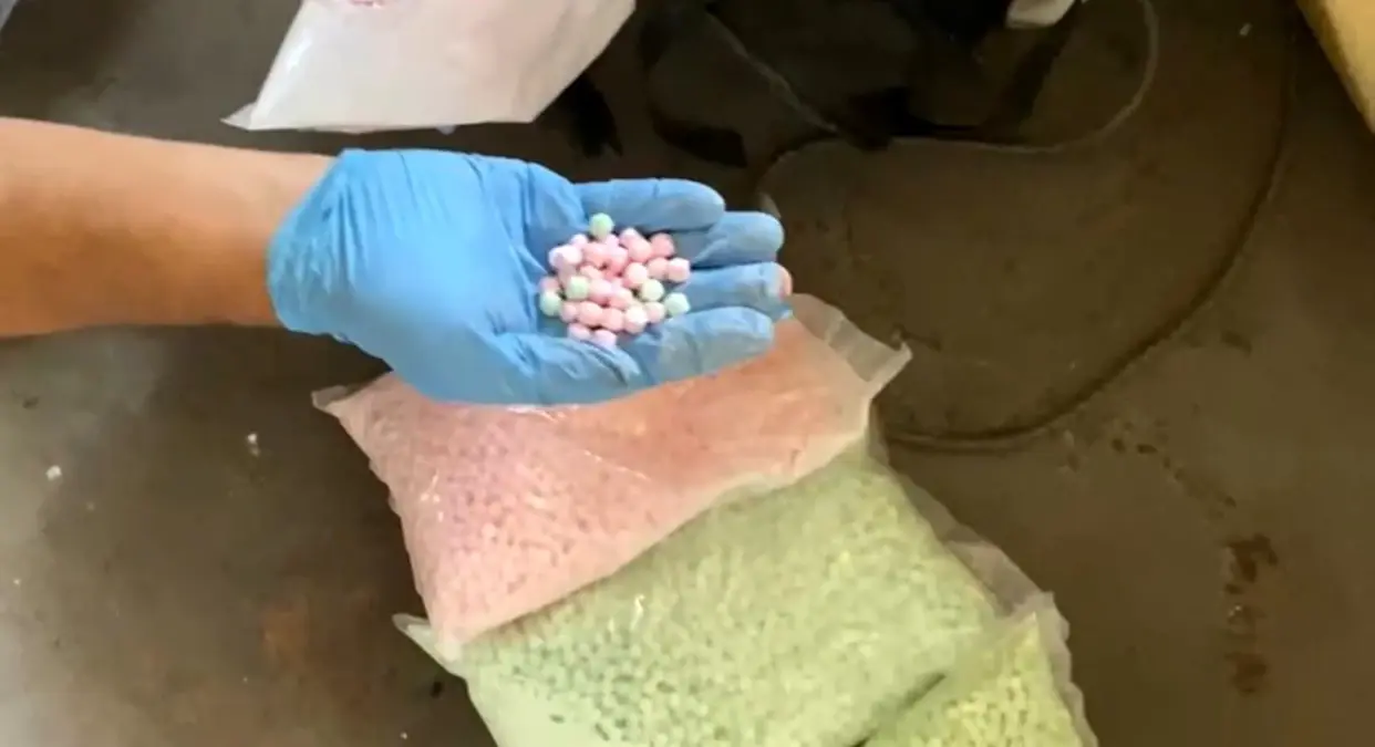 Uyuşturucu Çatı Katında Saklandı: 18 Bin Hap Ele Geçirildi