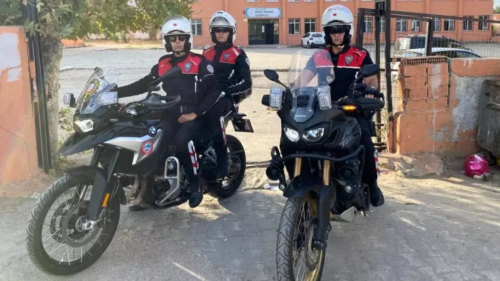 Motosikletli Yunus Timleri Okul Çevresinde Güvenlik Sağladı
