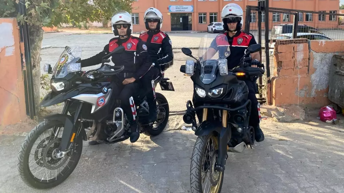 Motosikletli Yunus Timleri Okul Çevresinde Güvenlik Sağladı