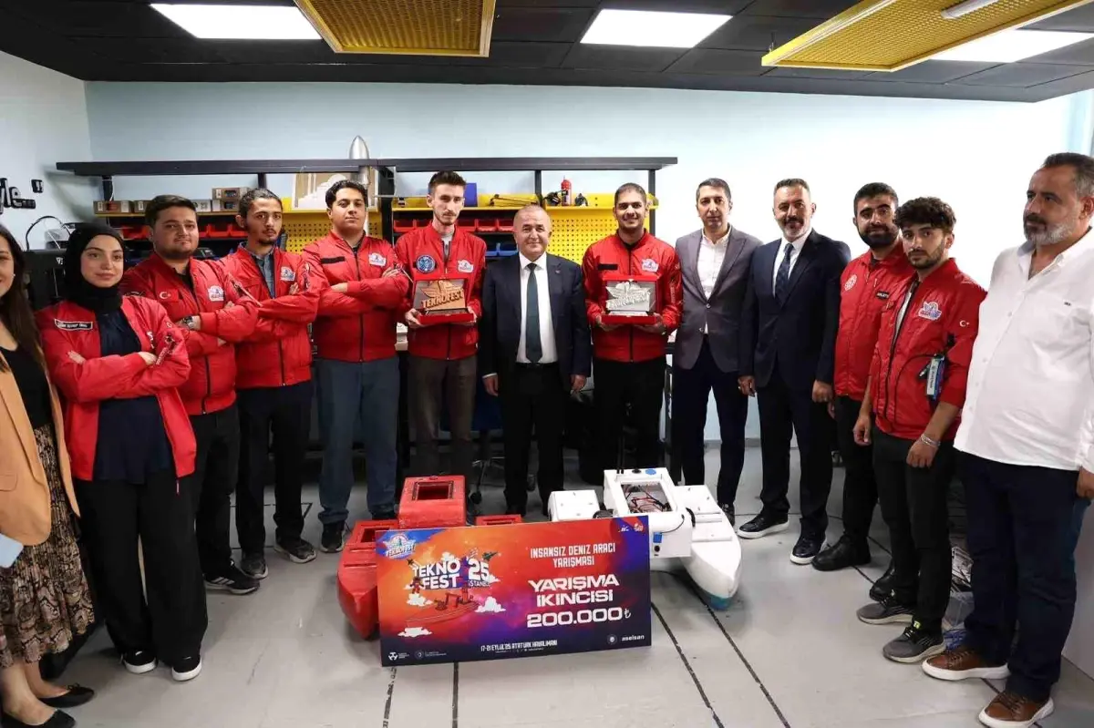 Elazığ Valisi Hatipoğlu, Başarılı Gençlerle Buluştu