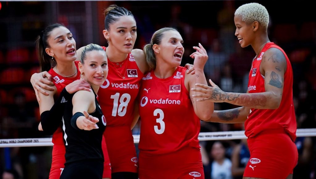 Canlı: Türkiye-İtalya (Dünya Şampiyonası finali)