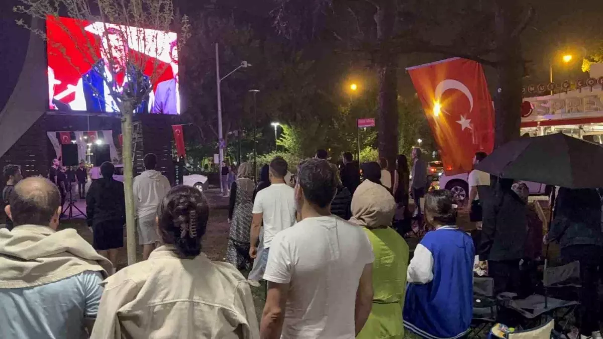 Düzce’de Yağmura Rağmen Milli Heyecan