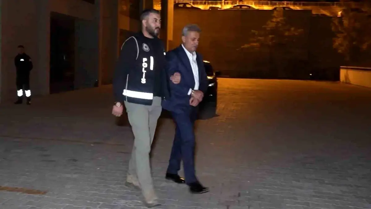 Belediye Başkanı ve 4 Kişi “İcbar Yoluyla İrtikap” Suçundan Tutuklandı