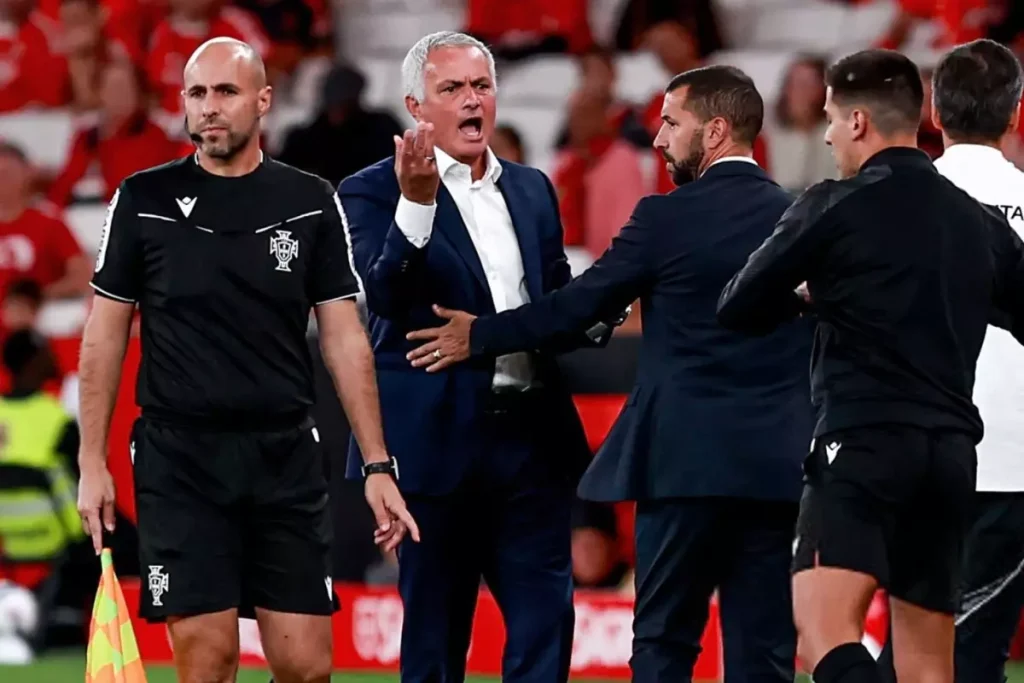 Mourinho Disiplin Soruşturması ile Karşı Karşıya