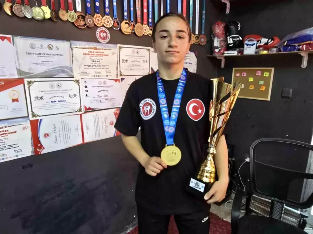 Genç Sporcu Rabia Karadaş Avrupa Şampiyonu Oldu