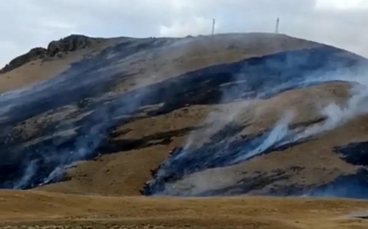 Hakkari’nin Yüksekova İlçesinde Anız Yangını Kontrol Altında