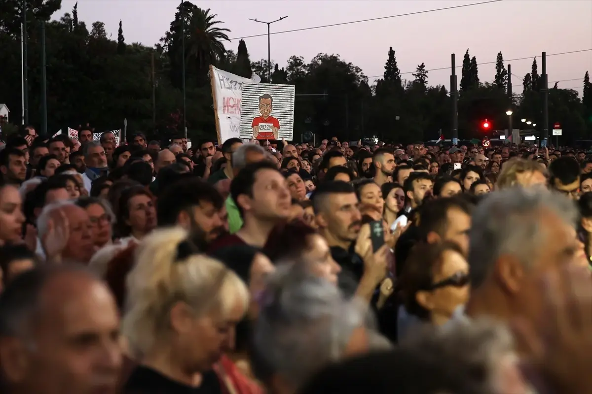 Yunanistan’da Tembi Tren Kazası Anması Çatışmaya Dönüştü