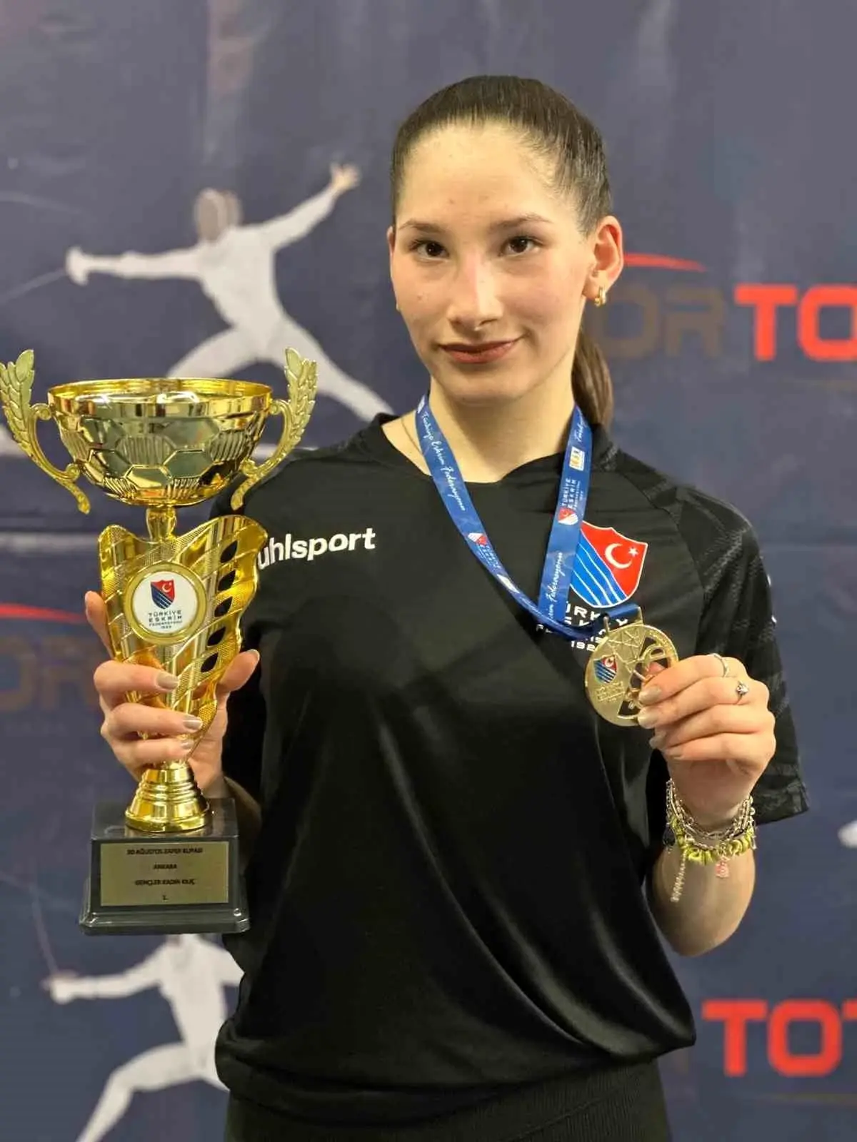 Genç Eskrimci Zehra Kerem Avrupa Şampiyonası’nda Türkiye’yi Temsil Edecek