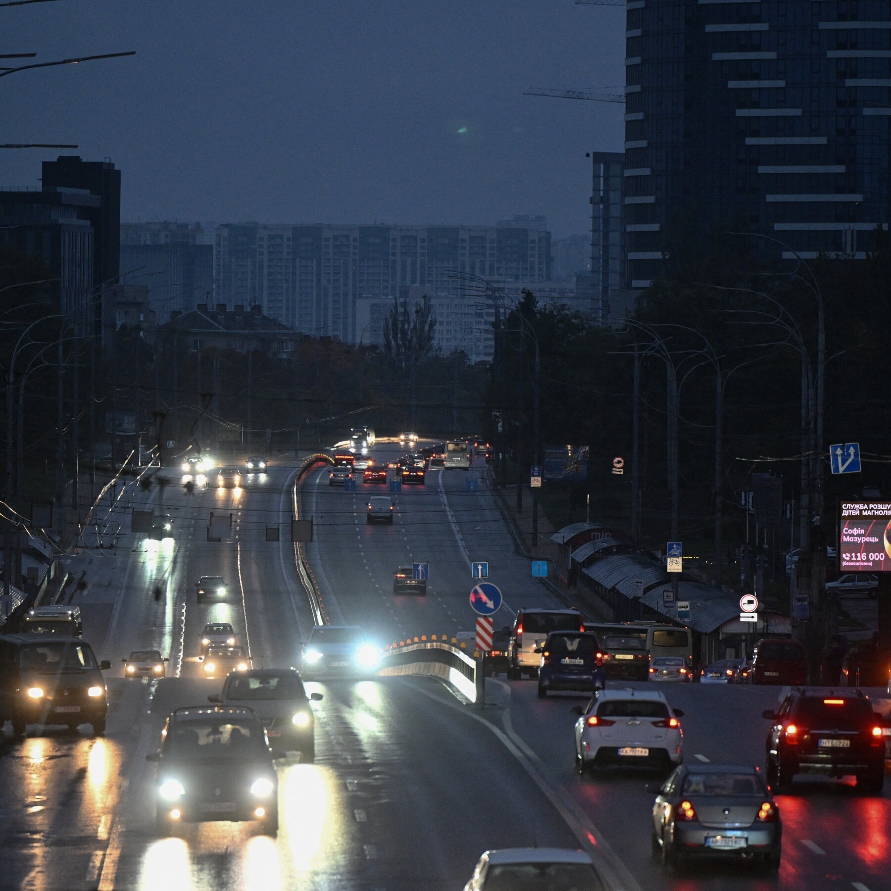 As Winter Nears, Russian Strikes on Ukraine’s Energy Grid Cause Widespread Blackouts