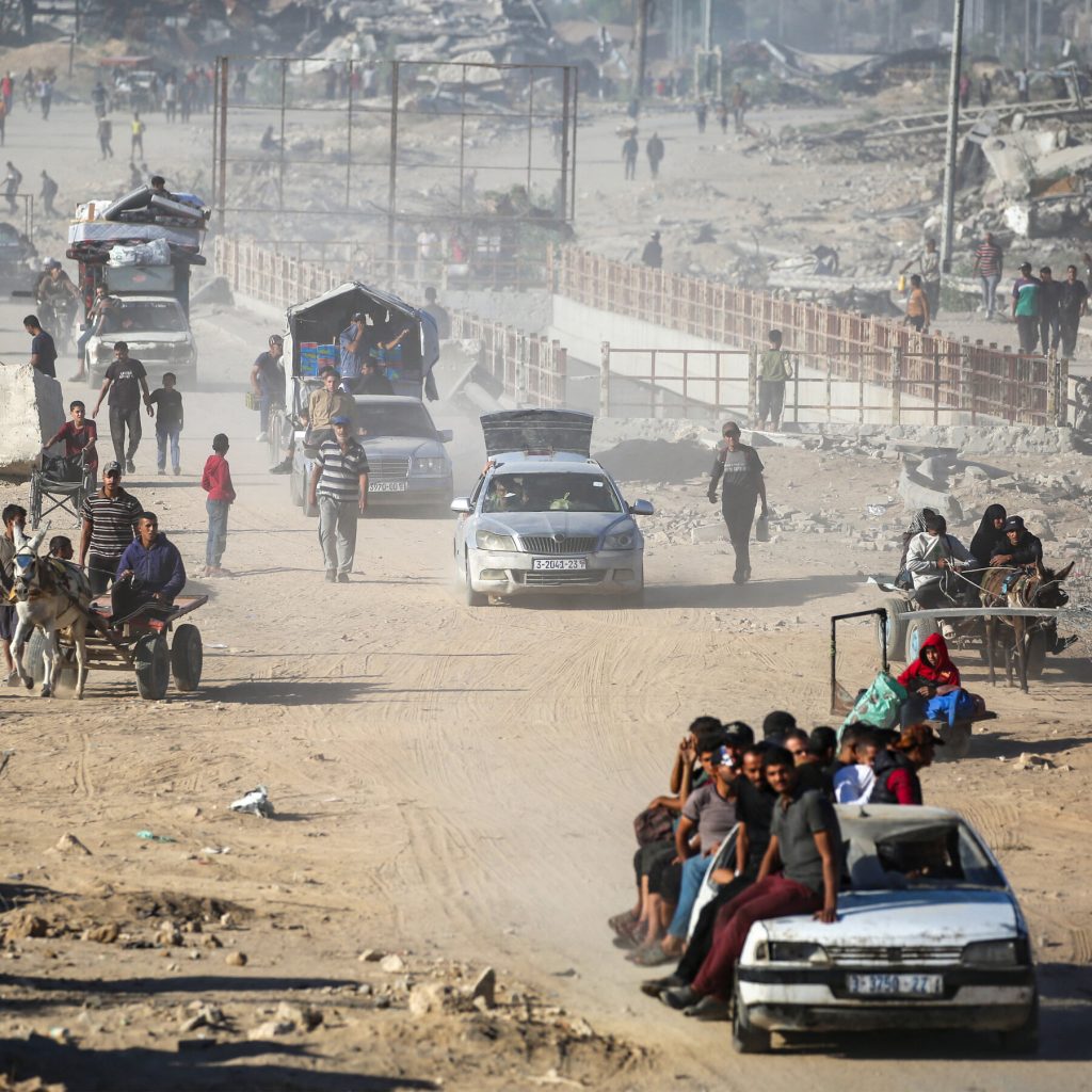 Thousands Return to Northern Gaza, Hopeful, but Faced With Devastation