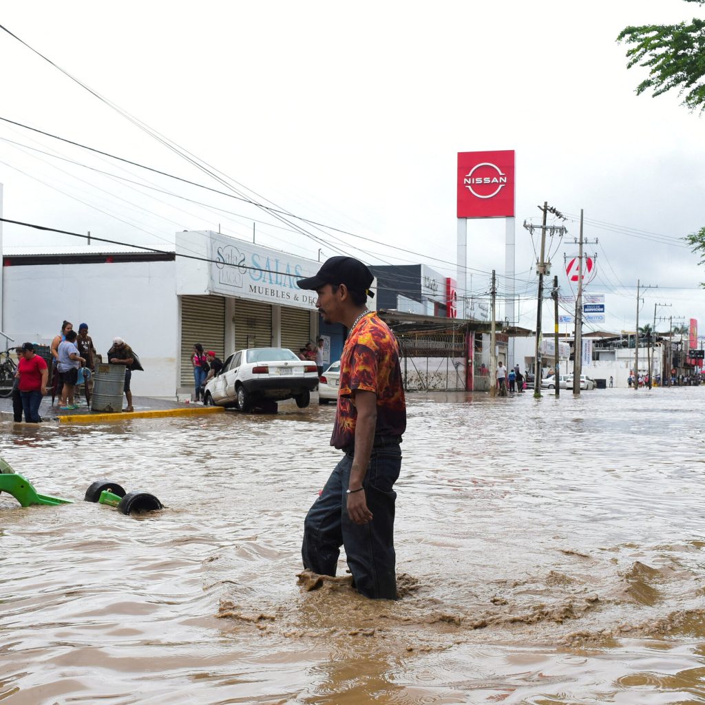 Heavy Rain, Floods and Landslides in Mexico Kill at Least 27