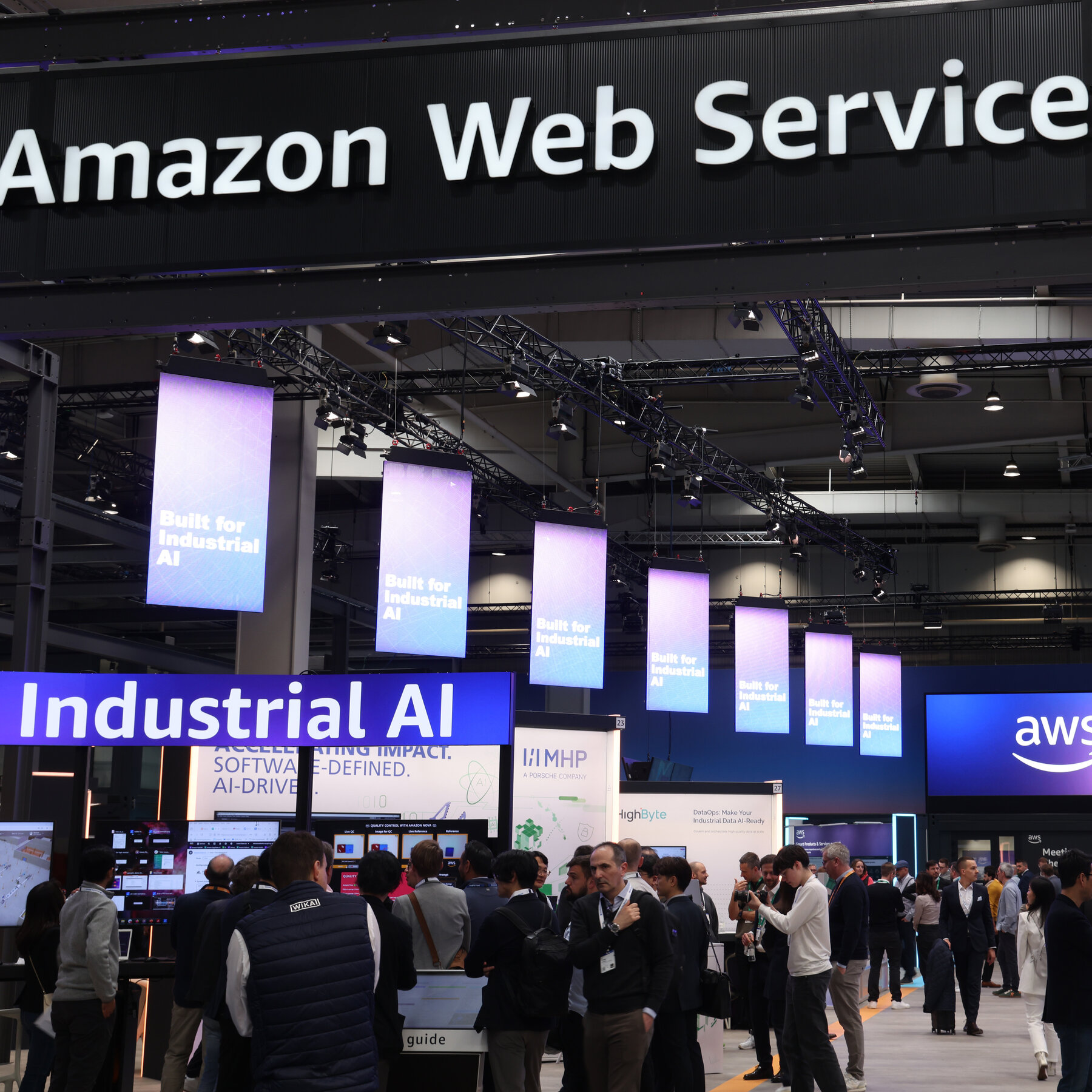 AWS Outage Wreaks Havoc: Hundreds of Websites Crippled for Hours