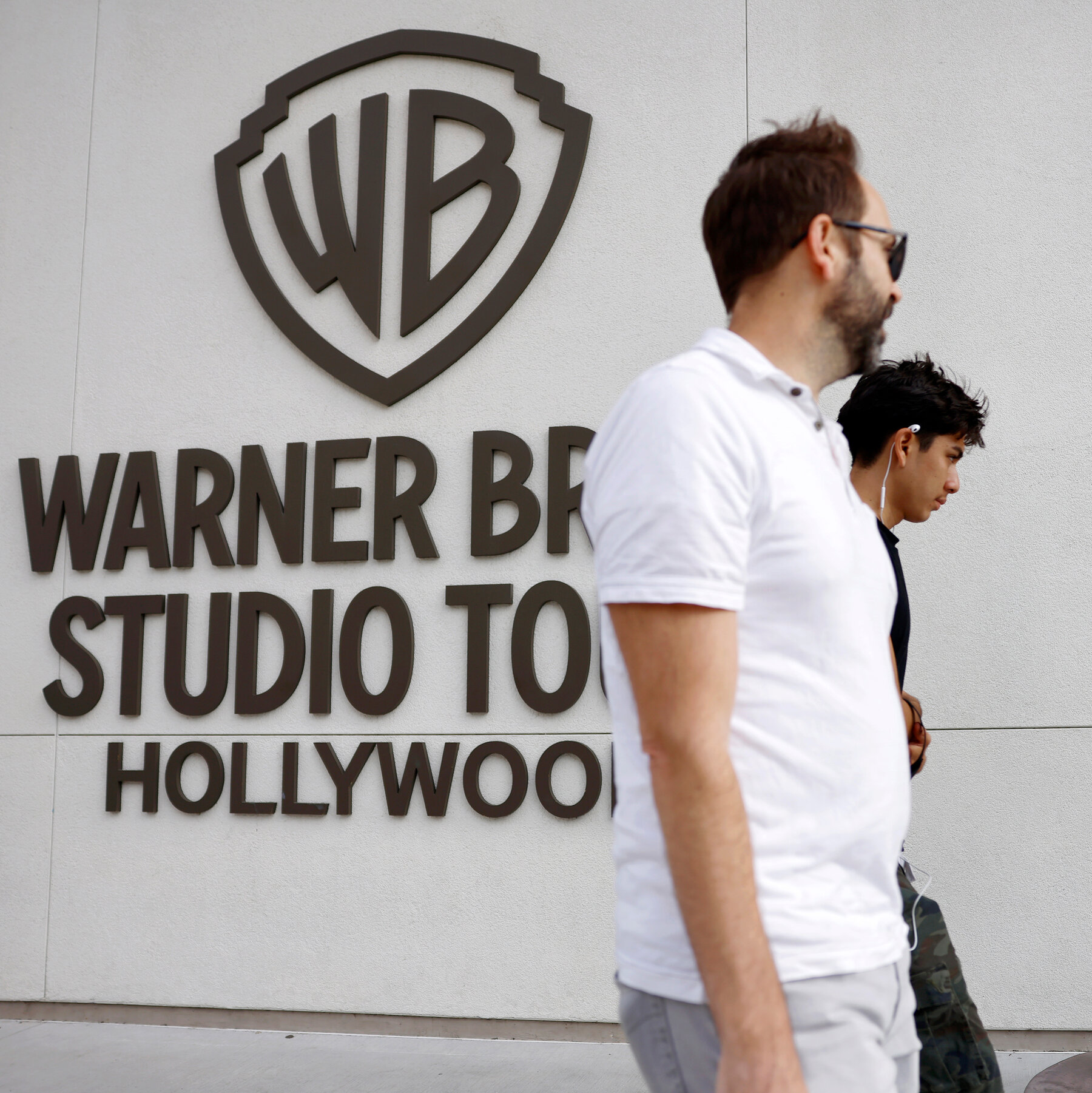 Hollywood’s Latest Cliffhanger: The Fate of Warner Bros. Discovery