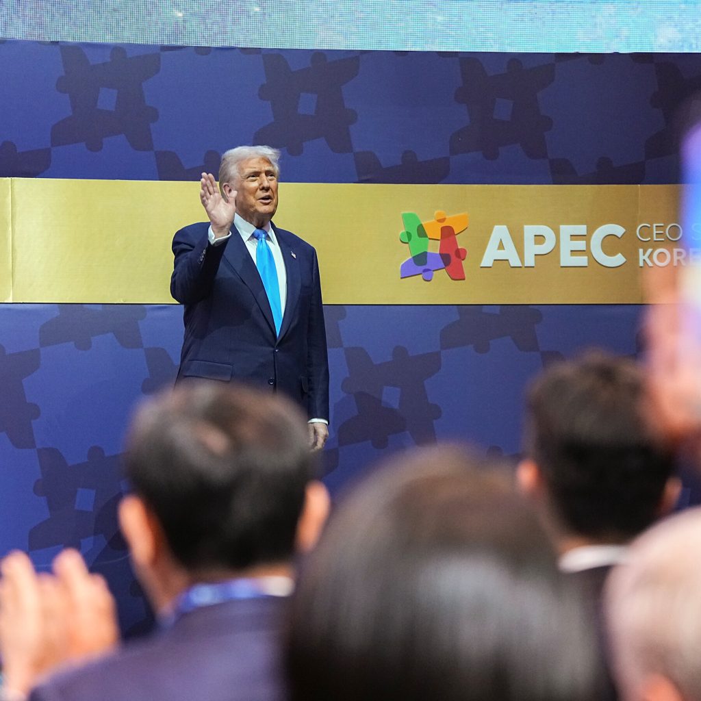 Chinese Officials Heap Praise on Trump and Xi Before Crucial Meeting