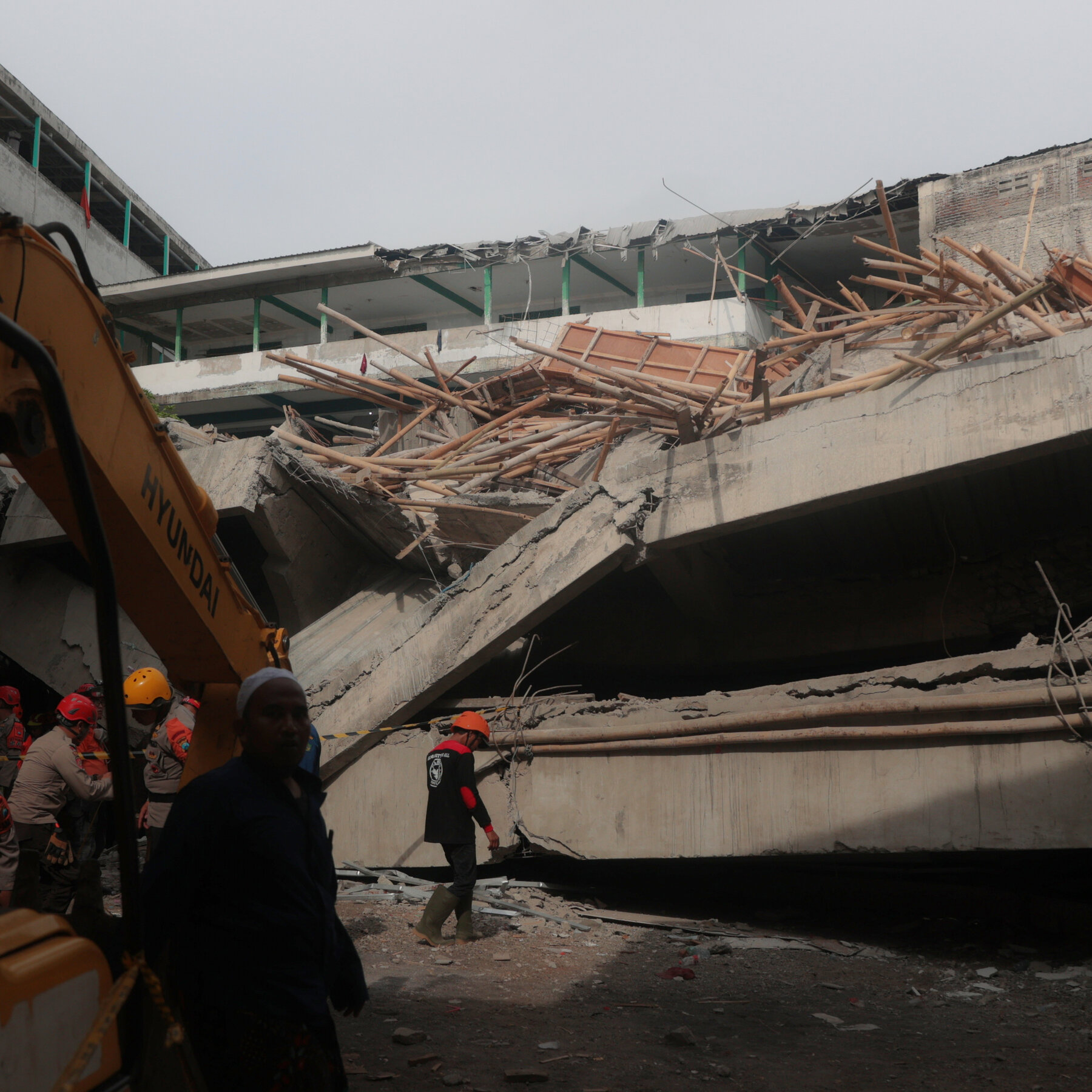 Tragedy Strikes Indonesia: Dozens of Students Unaccounted for After School Collapse
