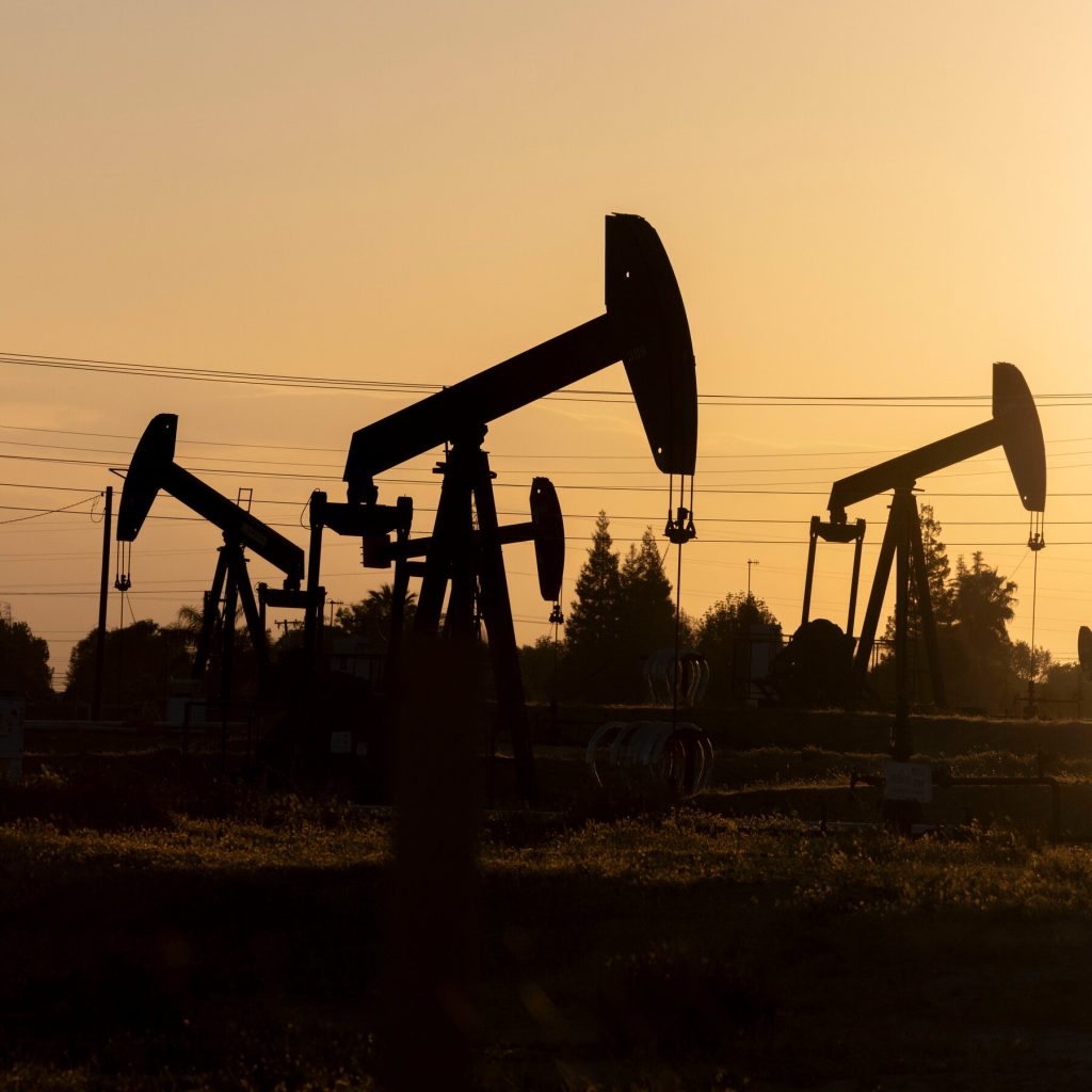 Exxon and Chevron See Profit Decline as Low Oil Prices Persist