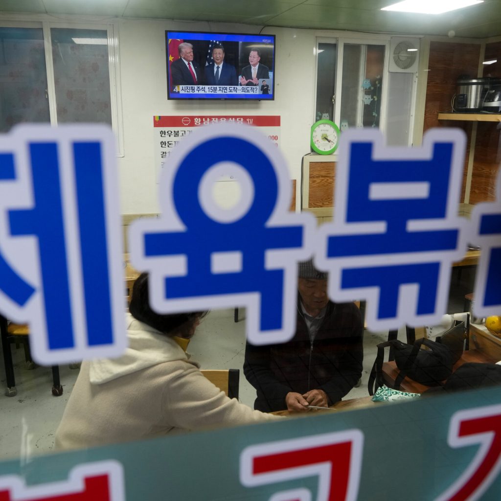 Xi Issues Cautious Warning to Nations on U.S. Alignment